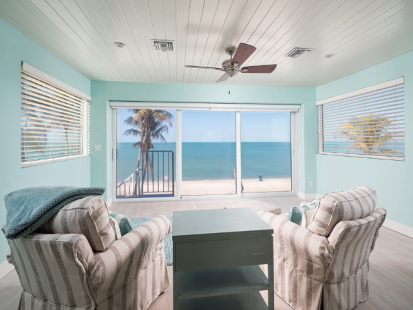 Luxury Beachfront Retreat on Bonita Beach - Unforgettable Family Getaway